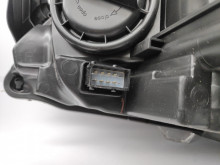 Farol Direito C/ Luz Diurna Opel Astra J 5P Sports Tourer 10-16 - Img 6