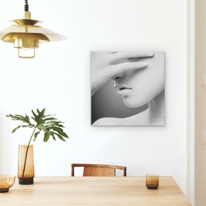 Tablou Canvas - Alb, Fata, Portret, Mana, Timid, 60 x 60 cm - Img 4
