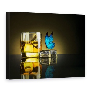 Tablou canvas - Bautura Fluturelui, Fluture, Bea, Sticla, Studio, Bautura, 60 x 80 cm