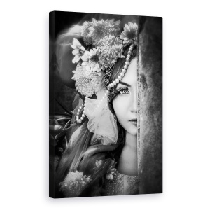 Tablou canvas - Jumatate, Perle, Alb-Negru, Portret, Palarie, Flori, 60 x 90 cm