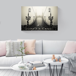 Tablou decorativ modern living cu peisaj urban și pod în ceață alb-negru