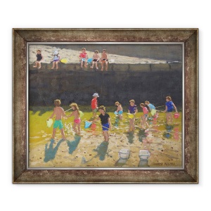 Tablou inramat - Andrew Macara - Crabbing in port, Bude, Cornwall,2018, 70 x 85 cm
