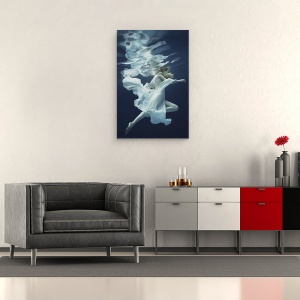 Tablou canvas - Apa si Aer, Fata, Sub Apa, Rochie, Albastru, Model, Femeie, 40 x 60 cm - Img 2