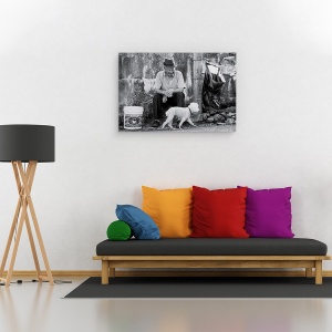 Tablou canvas - Cuceritorul, Om, Caine, Strada, Alb-Negru, Prieten, 60 x 90 cm - Img 2