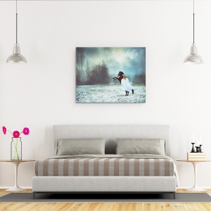 Tablou canvas - Dansand Cu Caii, Femeie, Fata, Cal, Cai, Zapada, 60 x 75 cm - Img 3
