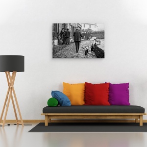 Tablou canvas - Imparte Cu Prietenii, Strada, Oameni, Alb-Negru, Alb-Negru, Pisici, 60 x 90 cm - Img 2