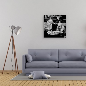 Tablou canvas - Implicare, Strada, Femeie, Paris, Alb-Negru, Oameni, 60 x 60 cm - Img 2