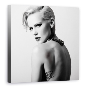 Tablou canvas - Janatini, Tatuaj, Femeie, Model, Privire, Colier, 90 x 90 cm