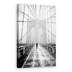 Tablou canvas - Plimbare In Viscol Pe Podul Brooklyn, Arhitectura, Strada, Alb-Negru, 40 x 60 cm