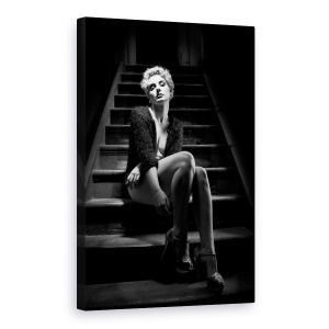Tablou canvas - Asteptand In Negru, Senzual, Scara, Pasi, Femeie, 60 x 90 cm