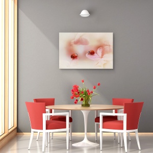 Tablou canvas - Buburuza pe hortensie roz, Flori, Romantic, Cuplu, Rosu, 80 x 120 cm - Img 4