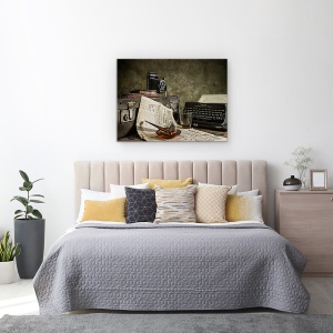 Tablou Canvas - Jonnie Walker Corespondent De Razboi, Camera, Natura Moarta, Vintate, Old, Clasic, 60 x 80 cm - Img 3