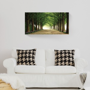 Tablou canvas natură cu peisaj de pădure și flori