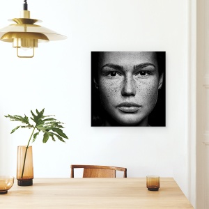Tablou canvas - Romi, Pistrui, Frumusete, Fata, Femeie, Alb Si Negru, 60 x 60 cm - Img 4