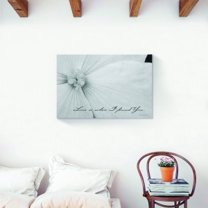 Tablou decorativ floare cu citat pe canvas 75 x 100 cm