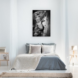 Tablou canvas - Jumatate, Perle, Alb-Negru, Portret, Palarie, Flori, 60 x 90 cm - Img 3