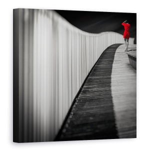 Tablou Canvas - Femeie In Rosu, Strada, Balustrada, Selectiv, Culoare, 60 x 60 cm