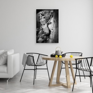 Tablou canvas - Jumatate, Perle, Alb-Negru, Portret, Palarie, Flori, 60 x 90 cm - Img 4