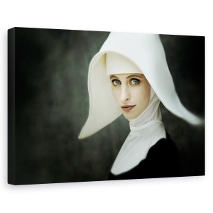 Tablou decorativ portret femeie cu pălărie pe canvas 60x90 cm
