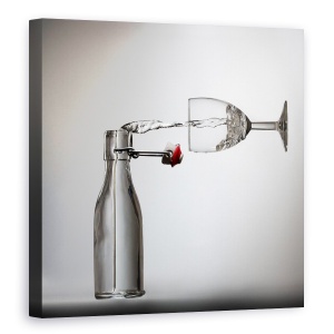 Tablou canvas - Toarna, Conceptual, Beat, Sticla, Iluzie, Apa, 60 x 60 cm