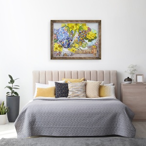 Tablou inramat - Joan Thewsey - Narcisele, ulcioare antice, farfurii, textile si dantela, 60 x 80 cm - Img 3