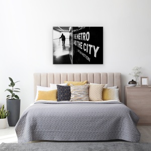 Tablou canvas - Viata in Miscare, Strada, Metro, Oras, Bata, Trestie de Zahar, Barbat, 60 x 80 cm - Img 3