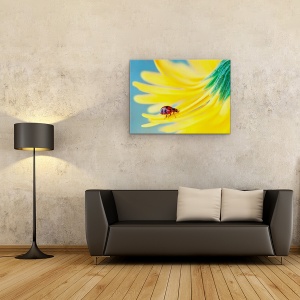 Tablou Canvas - Doamna Rosie, Buburuza, Rosu, Galben, 50 x 70 cm - Img 2