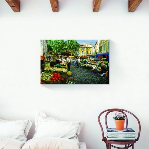 Tablou canvas decorativ cu piață de flori și legume pe fundal urban