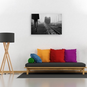 Tablou canvas - Pasageri De Noiembrie, Tren, Cale Ferata, Piese, Alb-Negru, 60 x 90 cm - Img 2