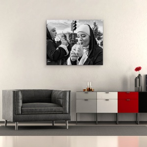 Tablou canvas - Punct Rosu, Calugarite, Alb-Negru, Bautura, 60 x 75 cm - Img 2