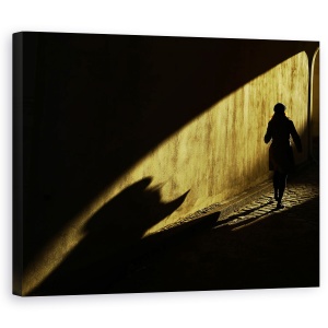 Tablou canvas - Umbra, Galben, Umbra, Strada, Tunel, Femeie, 60 x 75 cm