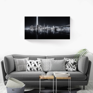 Tablou canvas lumini oras alb-negru reflectate pe apa