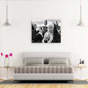 Tablou canvas - Punct Rosu, Calugarite, Alb-Negru, Bautura, 60 x 75 cm - Img 3