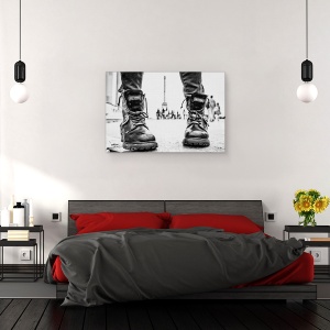 Tablou canvas - Cizme De Motociclist In Paris, Turnul Eiffel, Strada, Franta, 40 x 60 cm - Img 3