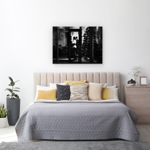 Tablou canvas - Craciunul Trecut, Danseaza, Imbratisare, Ninge, Fereastra, 60 x 80 cm - Img 3