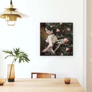 Tablou canvas - Doamna Din Decembrie, Rochie, Colier, Zapada, Padure, 90 x 90 cm - Img 4