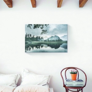 Tablou decorativ canvas natură cu peisaj de pădure, lac și munte
