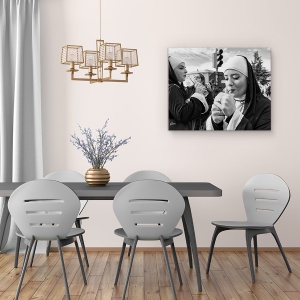 Tablou canvas - Punct Rosu, Calugarite, Alb-Negru, Bautura, 60 x 75 cm - Img 4