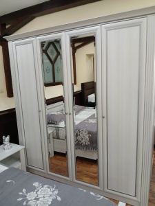 Mobila dormitor WHITE NEW, pat 160 x 200 cm, dulap, comoda, 2 noptiere, Pin Argintiu - Img 13
