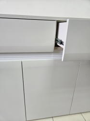 Comoda Bodena, 3 Usi 2 Sertare, Casmir/Alb
