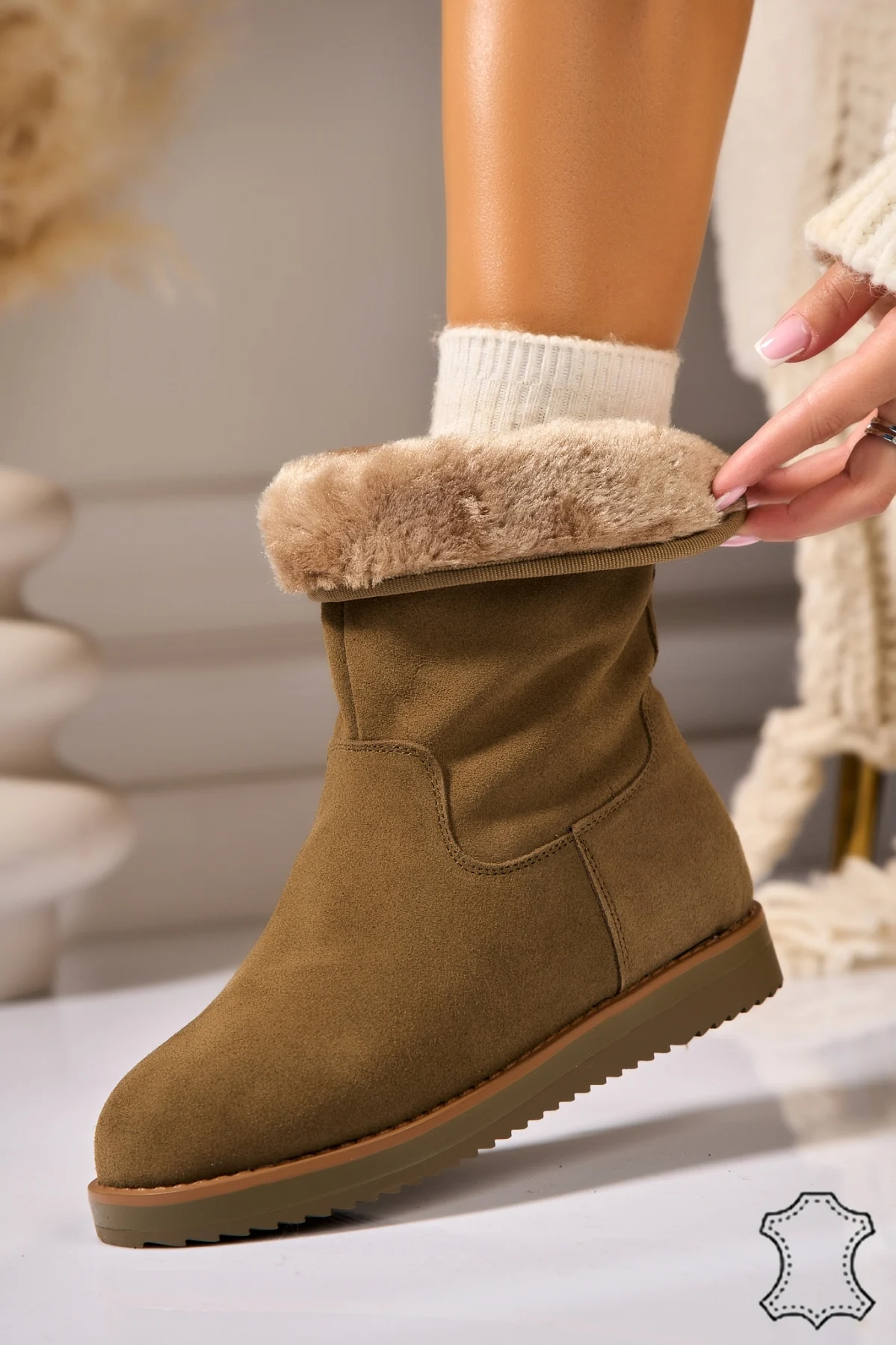 Top 5 culori de cizme din piele întoarsă care domină moda în acest an