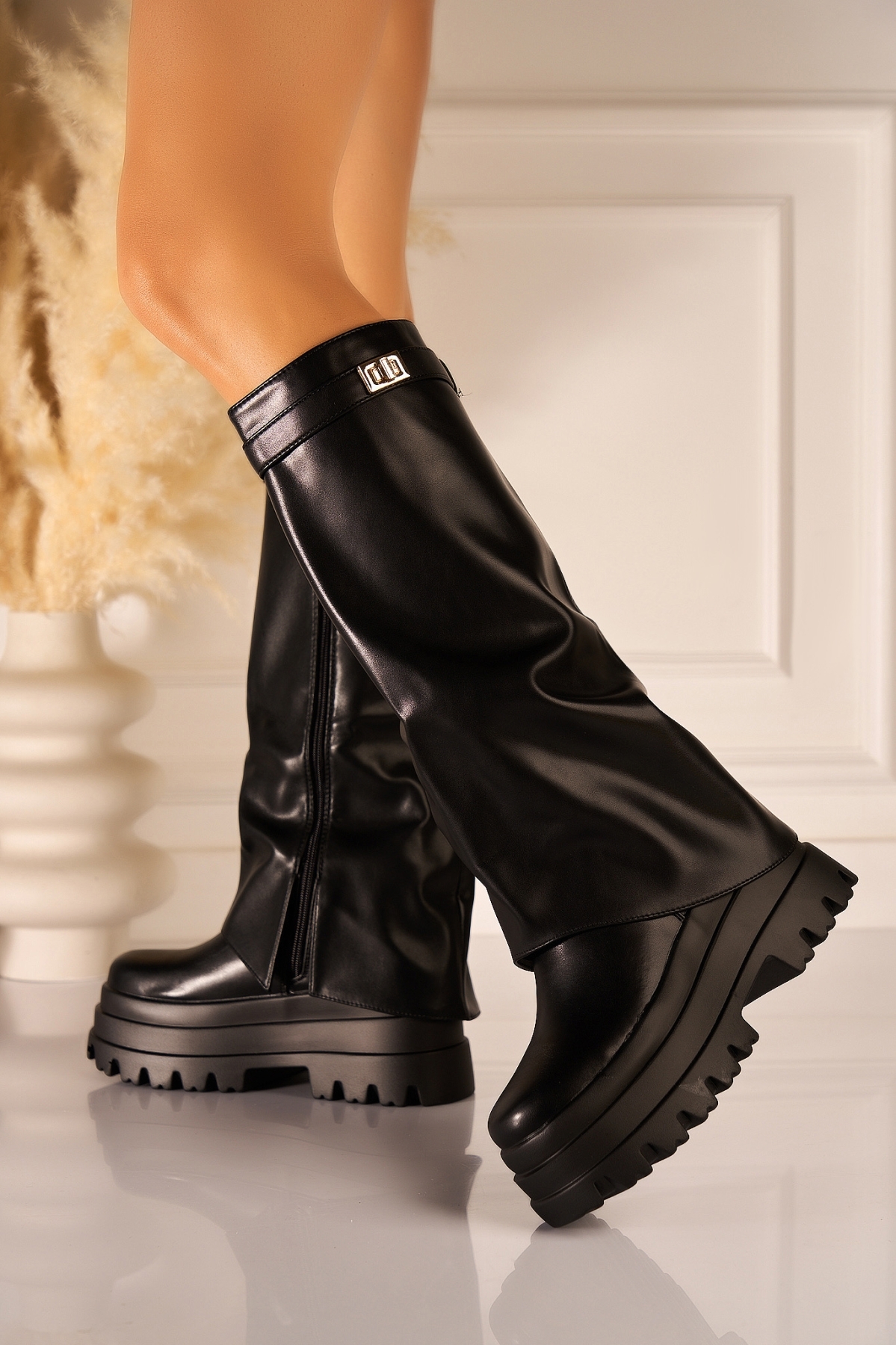 Cizme Dama cu Platforma Negre din Piele Ecologica Lavender - 2 | YEO