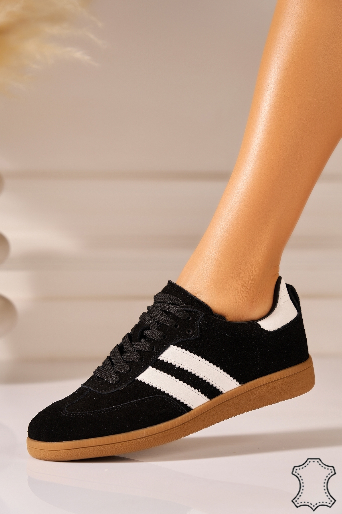 Adidasi Piele Naturala Intoarsa Negri Daleys