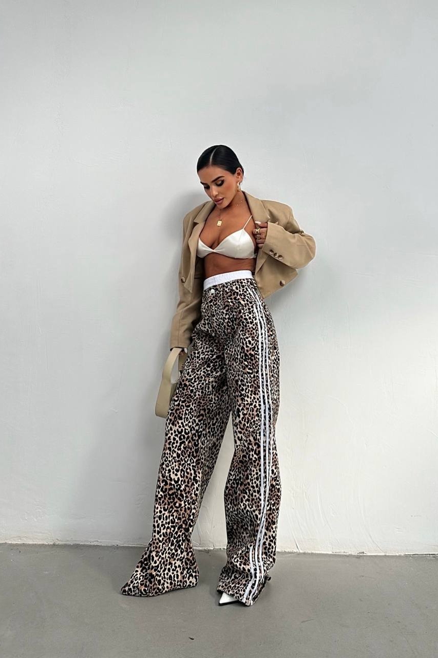 Blugi Regular Fit Animal Print Monica - 1 | YEO