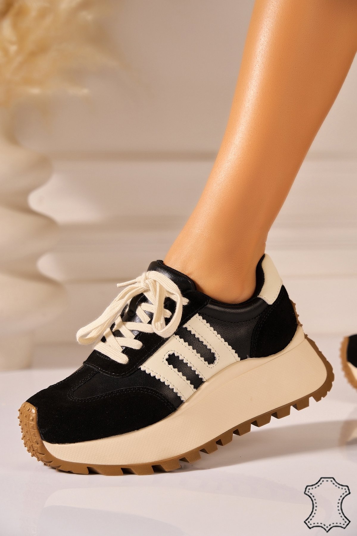 Adidasi Piele Naturala Intoarsa Negri Kyere