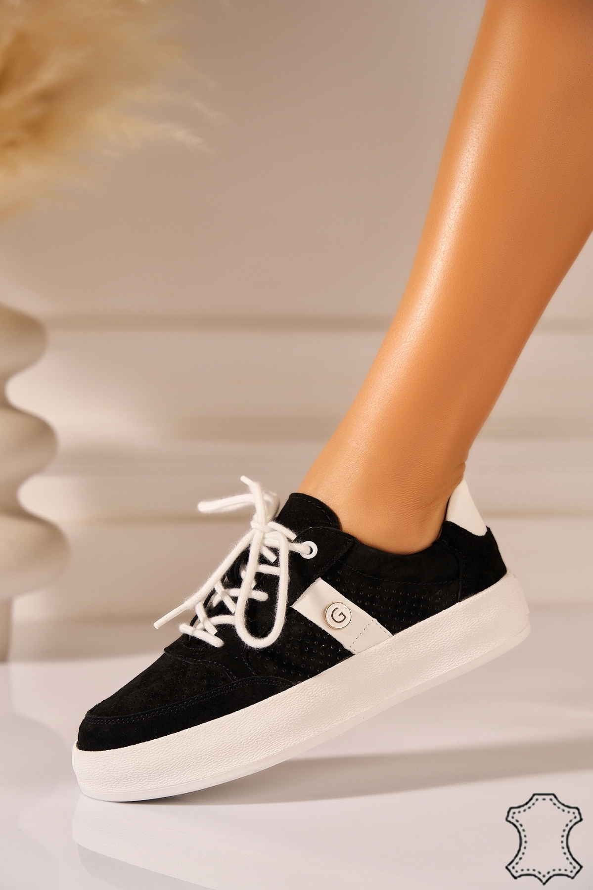 Adidasi Piele Naturala Intoarsa Negri Layvis