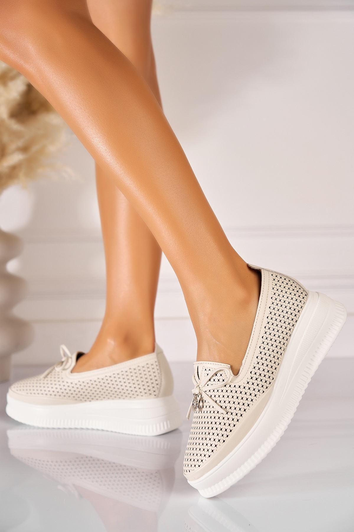 Yolera Pantofi dama casual Bej din Piele…
