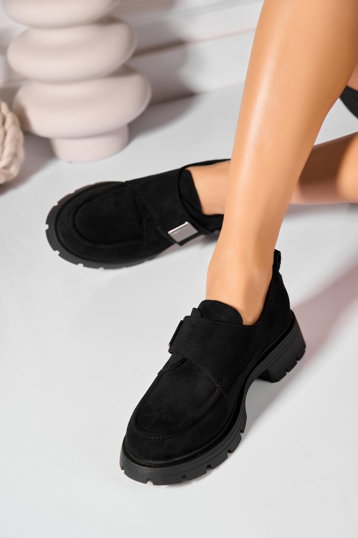 Pantofi dama casual Negri din Piele Ecologica Intoarsa Dariella - 2 | YEO