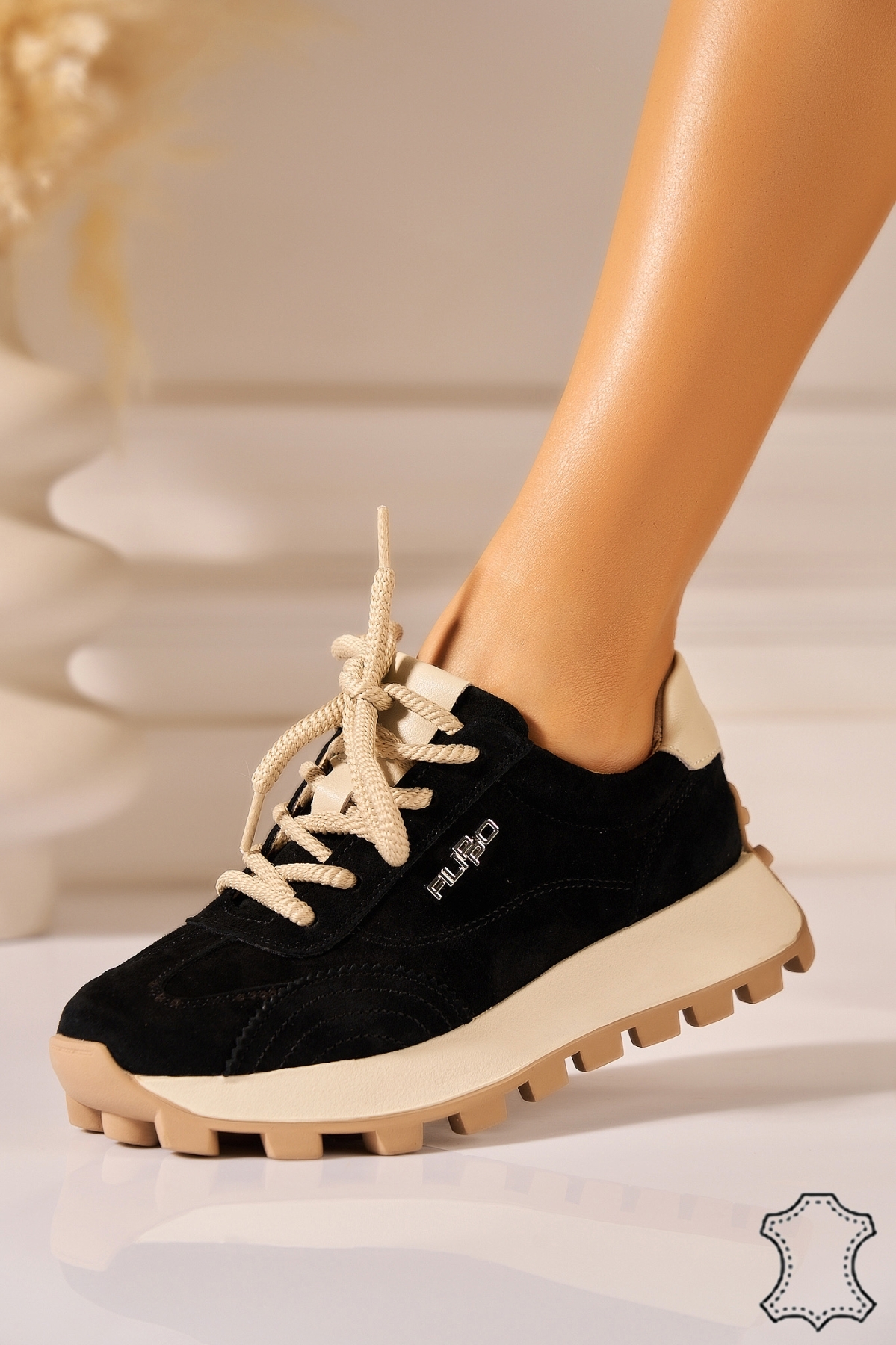 Adidasi Piele Naturala Intoarsa Negri Diarra