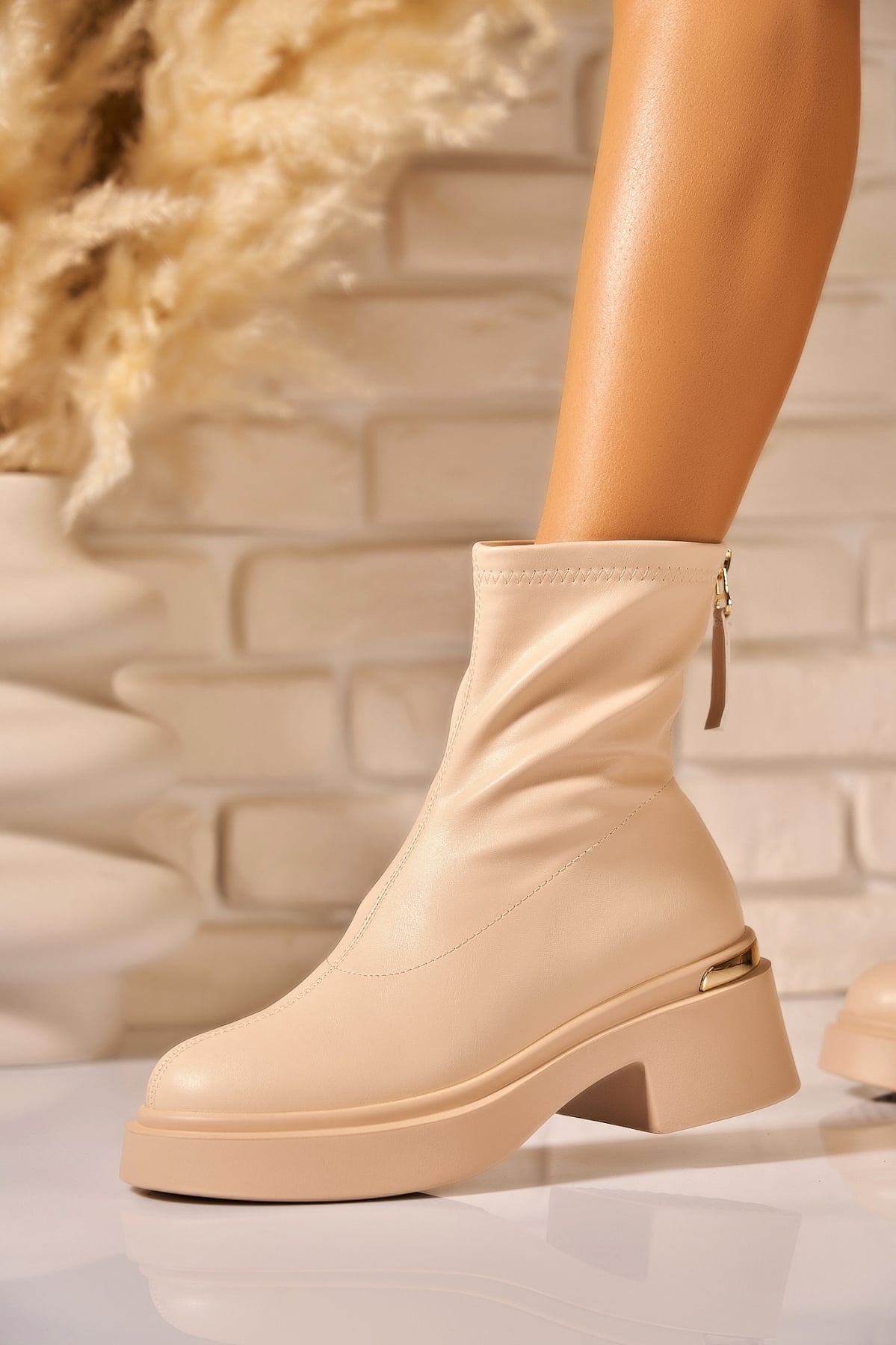 Ghete Dama Iarna Bej din Piele Ecologica Yuenze